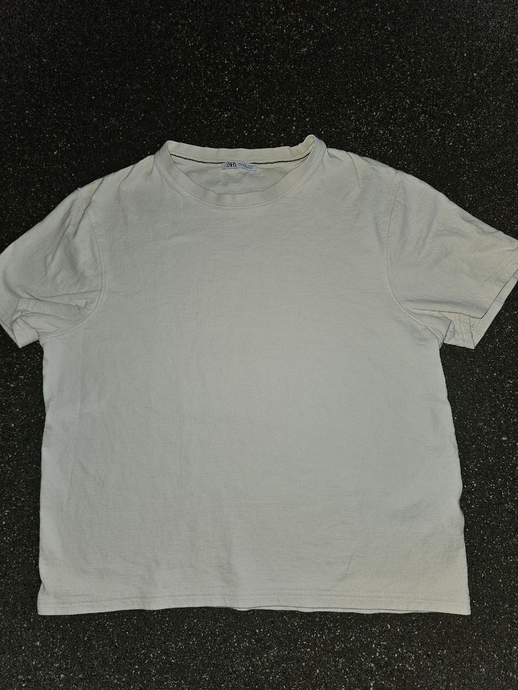 Zara T-shirt: Zara Basic Herren T-Shirt, Weiss, Gr. L – Usato da Anwil venduto da tamoos