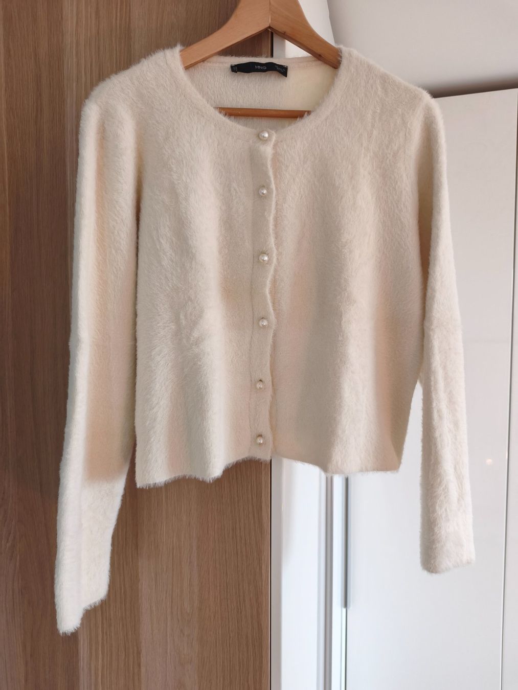 Mango Pullover & Sweatshirts: Mango Strickjacke – Gebraucht aus Niederrohrdorf von yan_zkz6