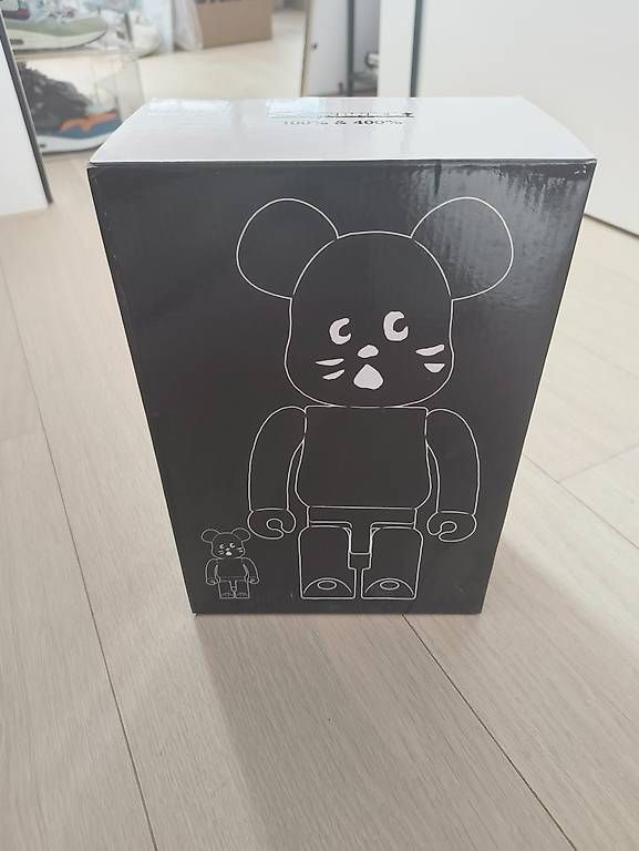 Statuette: Bearbrick Nya Flocky Ver. 100% & 400% Set – Usato da Luzern venduto da Pokepas 3