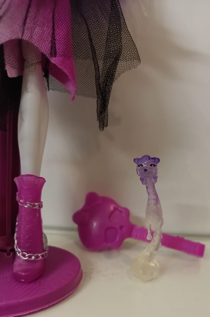Bambole: Monster high: Spectra Vondergeist – Usato da Alchenflüh venduto da roh_6xk8 2