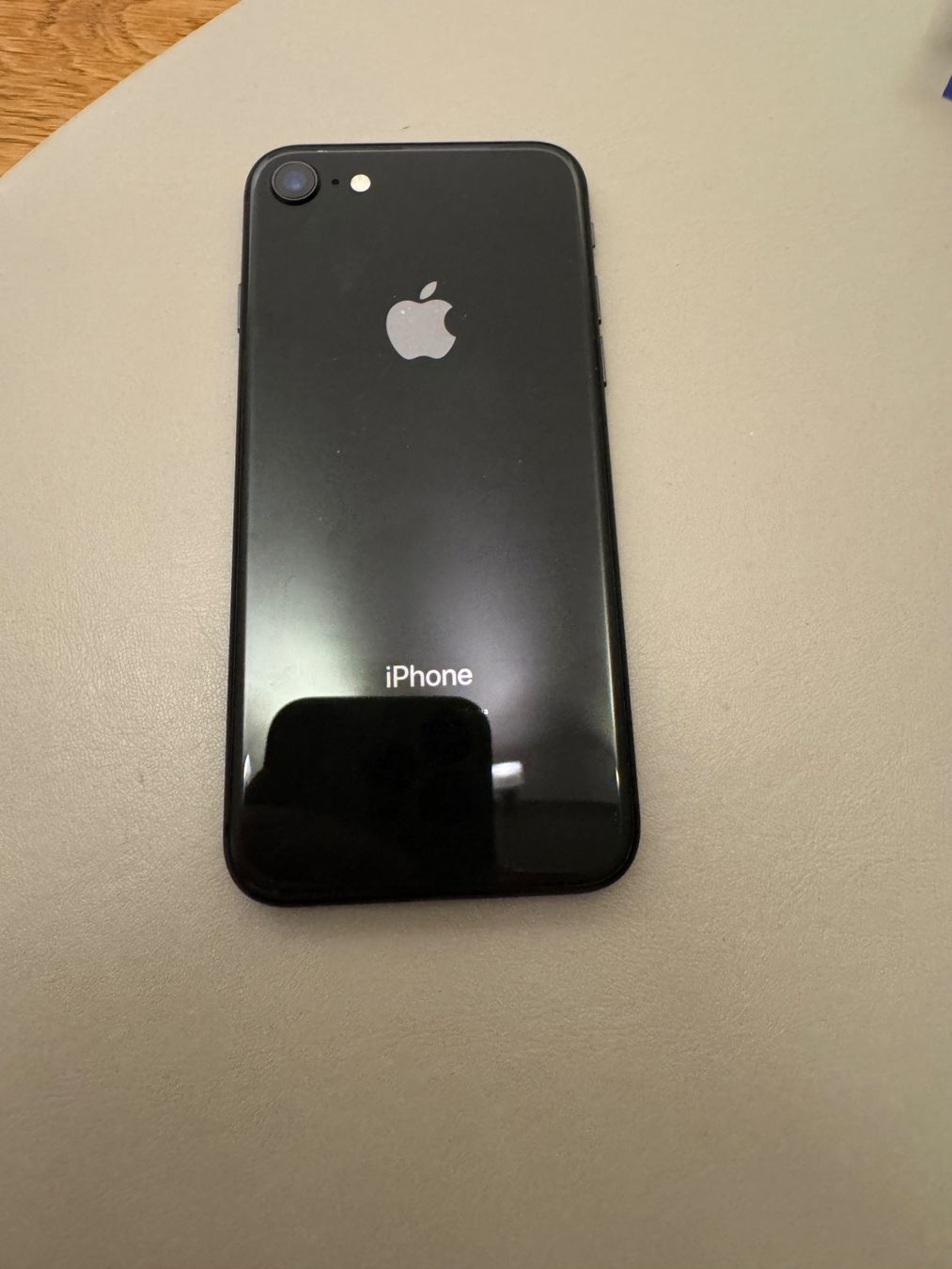 Apple Telefoni cellulari / Smartphones: iPhone 8 – Difettoso da Adliswil venduto da Busys 1