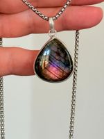 Collier avec Labradorite verte en goutte d'eau