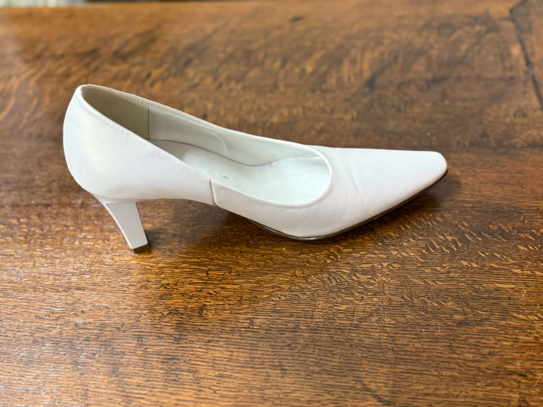 Scarpe da donna: Schuhe Hochzeit weiss 37.5 – Usato da Zürich venduto da salybug 1