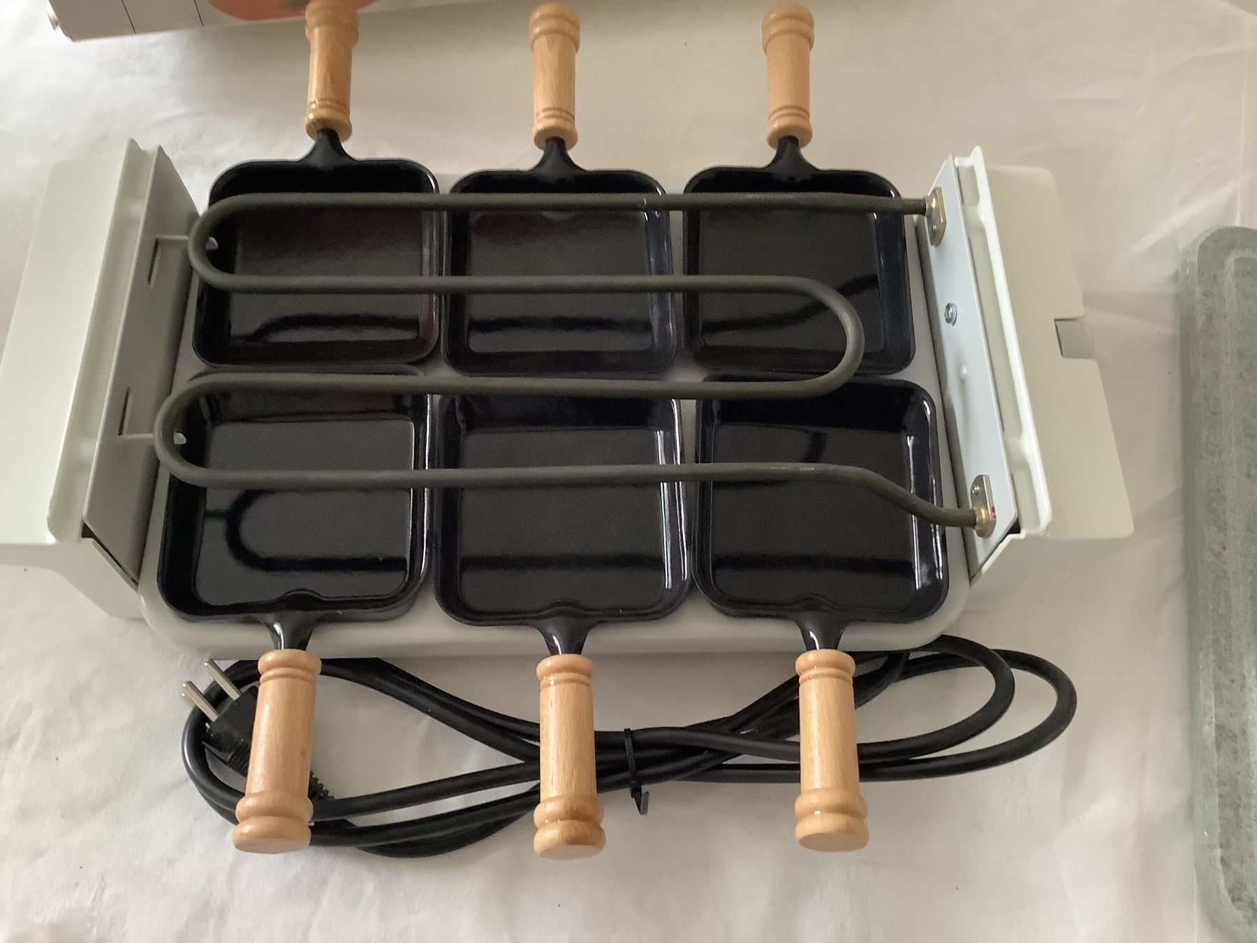 Mio Star Elettrodomestici da cucina: Satrap Raclogrill mit Steinplatte und 6 Pfännchen, Top! – Nuovo (secondo la descrizione) da Wädenswil venduto da Jsi.Z01 3