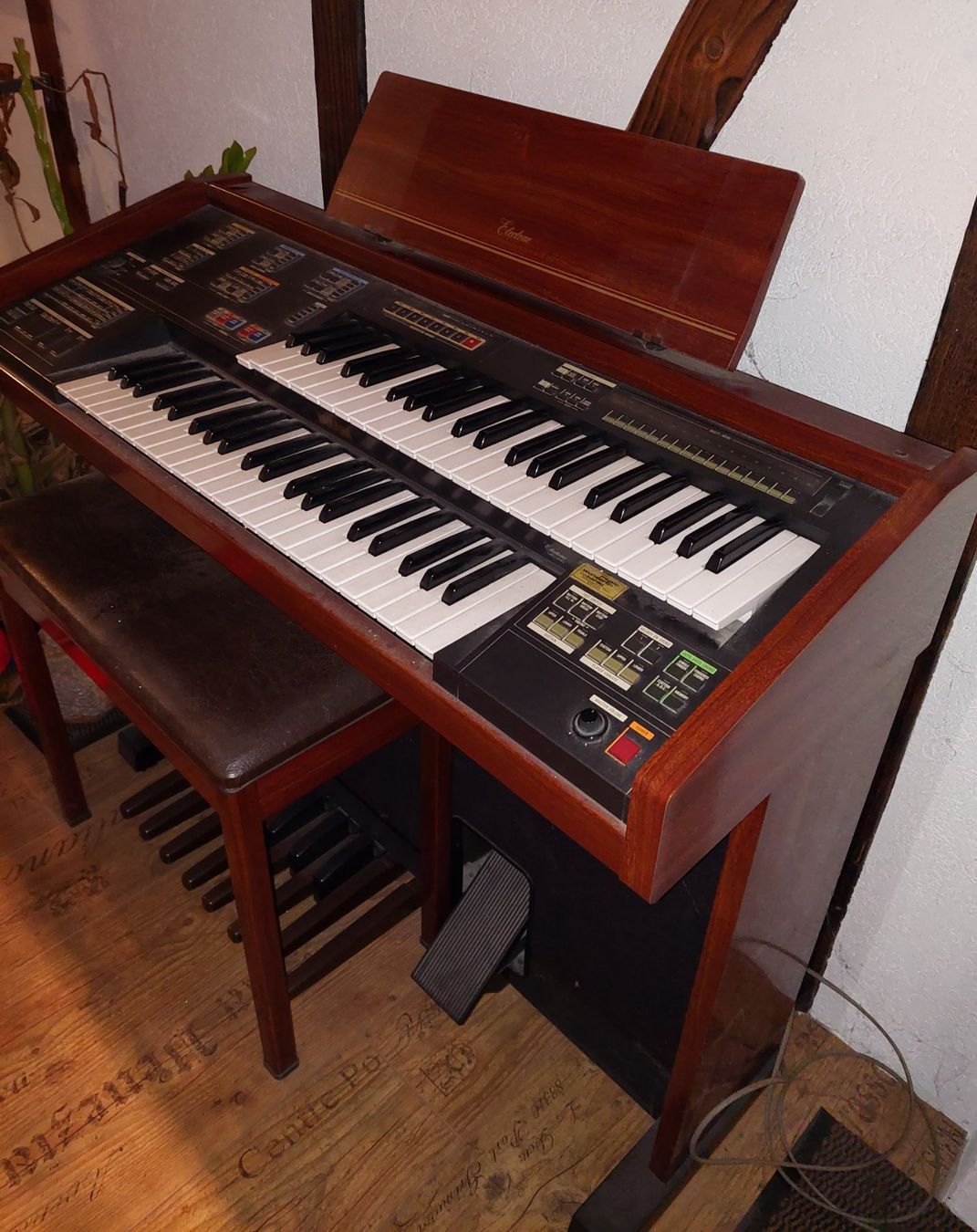 Yamaha Strumenti musicali: Yamaha Heimorgel mit Hocker – Usato da Hauenstein venduto da davia72 1