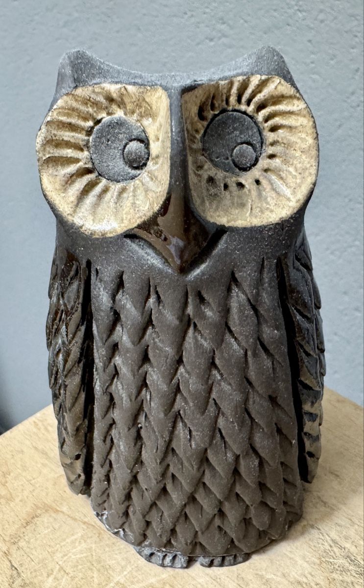 Figuren: Tolle schwere getöpferte Eule Figur 10.5 cm  – Gebraucht aus Rothrist von Luckywinner