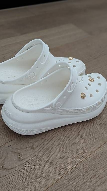 Scarpe da uomo: CROCS Weiss Gr. M9/W11 – Usato da Seuzach venduto da louisa. 2