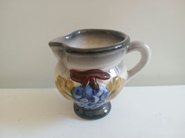 Charmante Vintage Krug/Milchkrug mit Traubenmuster, Keramik