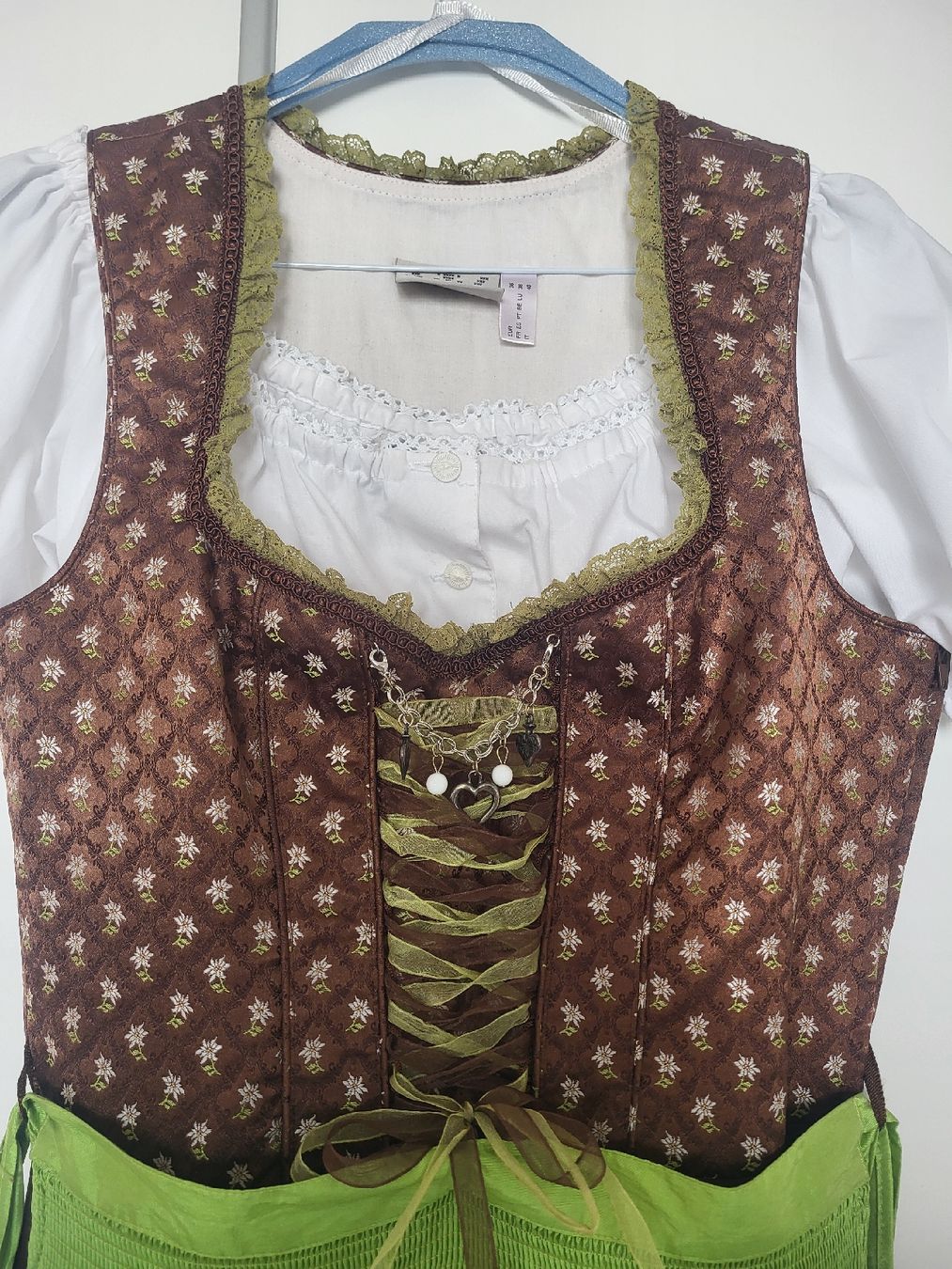 C&A Vestiti: Dirndl -  oktoberfest – Nuovo (secondo la descrizione) da Auw venduto da Sternli1976 3