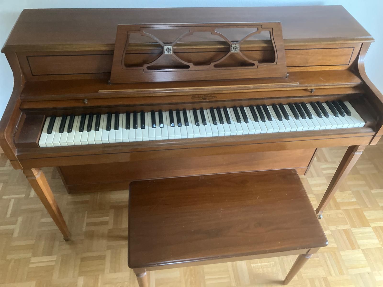 Wurlitzer Strumenti musicali: Wunderschönes Klavier von Rudolph Wurlitzer mit Hocker. – Usato da Zürich venduto da gates_11 2