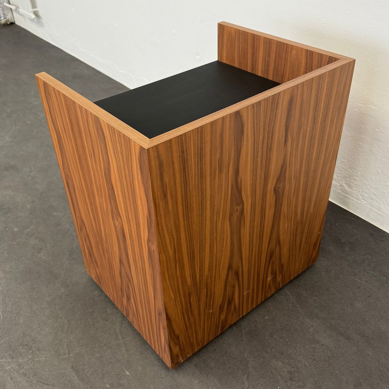 Schränke: Top Design Exclusiv Sideboard 650mm breit - Nussbaum – Gebraucht aus Schönenwerd von mcofficeshop 6