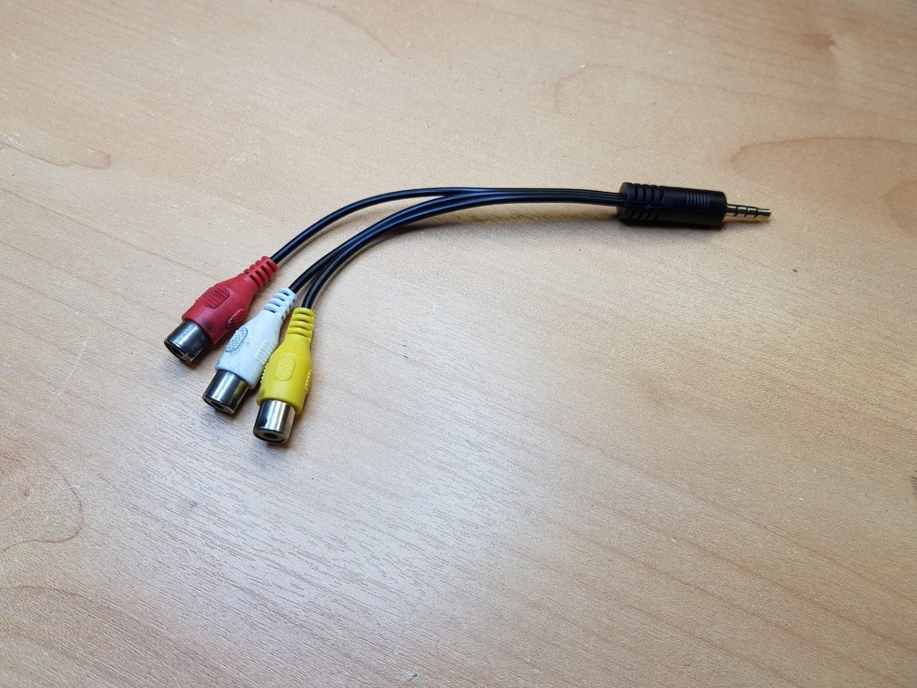 Cavi: Cable 1xJack 3xRCA – Usato da Bionnens venduto da Meg011