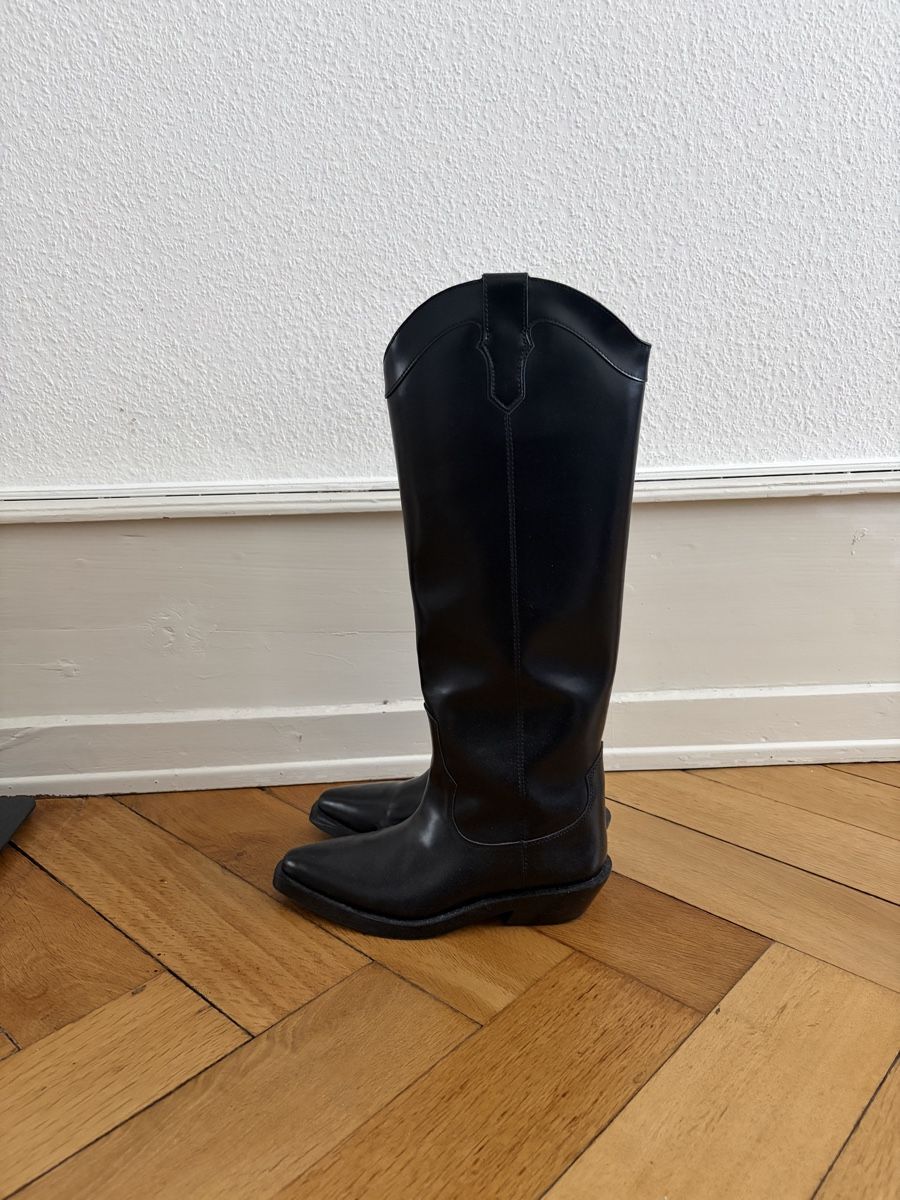 H&M Chaussures hommes: Cowboy boots – D'occasion à Basel par Isabelclothess
