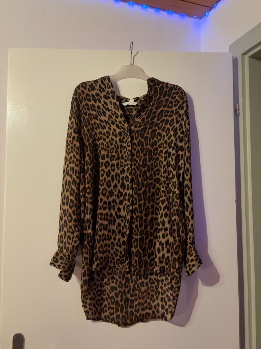 Lotti di vestiti: Oberteil bekleidung M/XXL – Usato da St. Gallen venduto da ani_782p 3