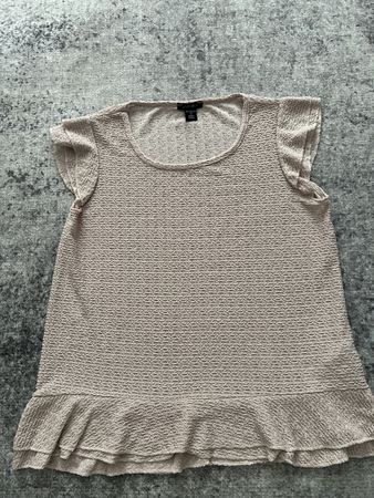 TRENDY Sommerbluse Gr xs.beige luftig Volant neuwertig