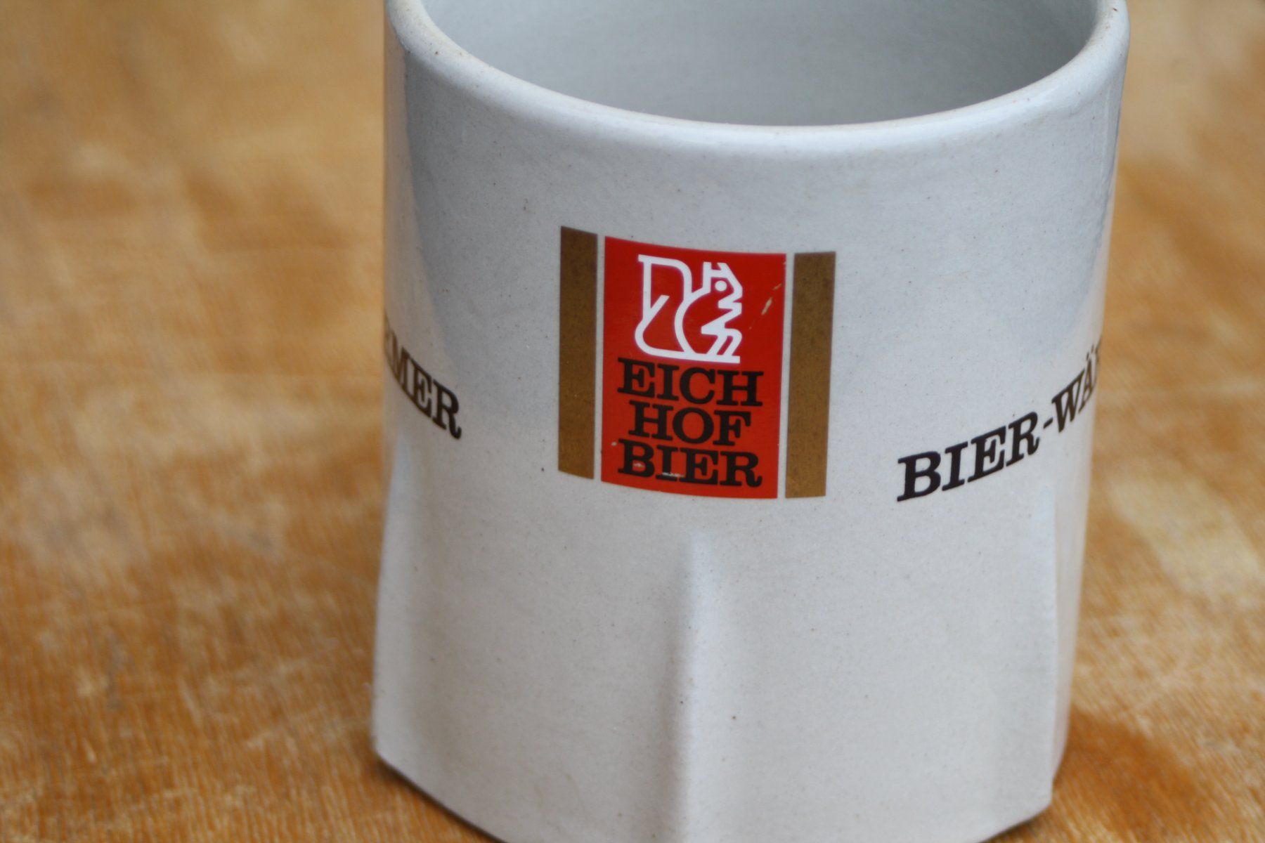 Eichhof Bicchieri: VINTAGE EICHHOF BIER BIERWÄRMER – Usato da Wauwil venduto da Pneuedy 1