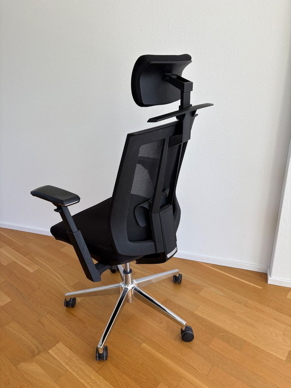 Sedie: Ergonomic Office Chair - Adjustable, Like New Condition – Usato da Luzern venduto da Jacoborojodelrio 8