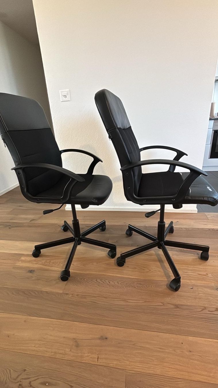 Ikea Sedie: 2 schwarze Bürostühle | IKEA – Usato da Schübelbach venduto da APS_89