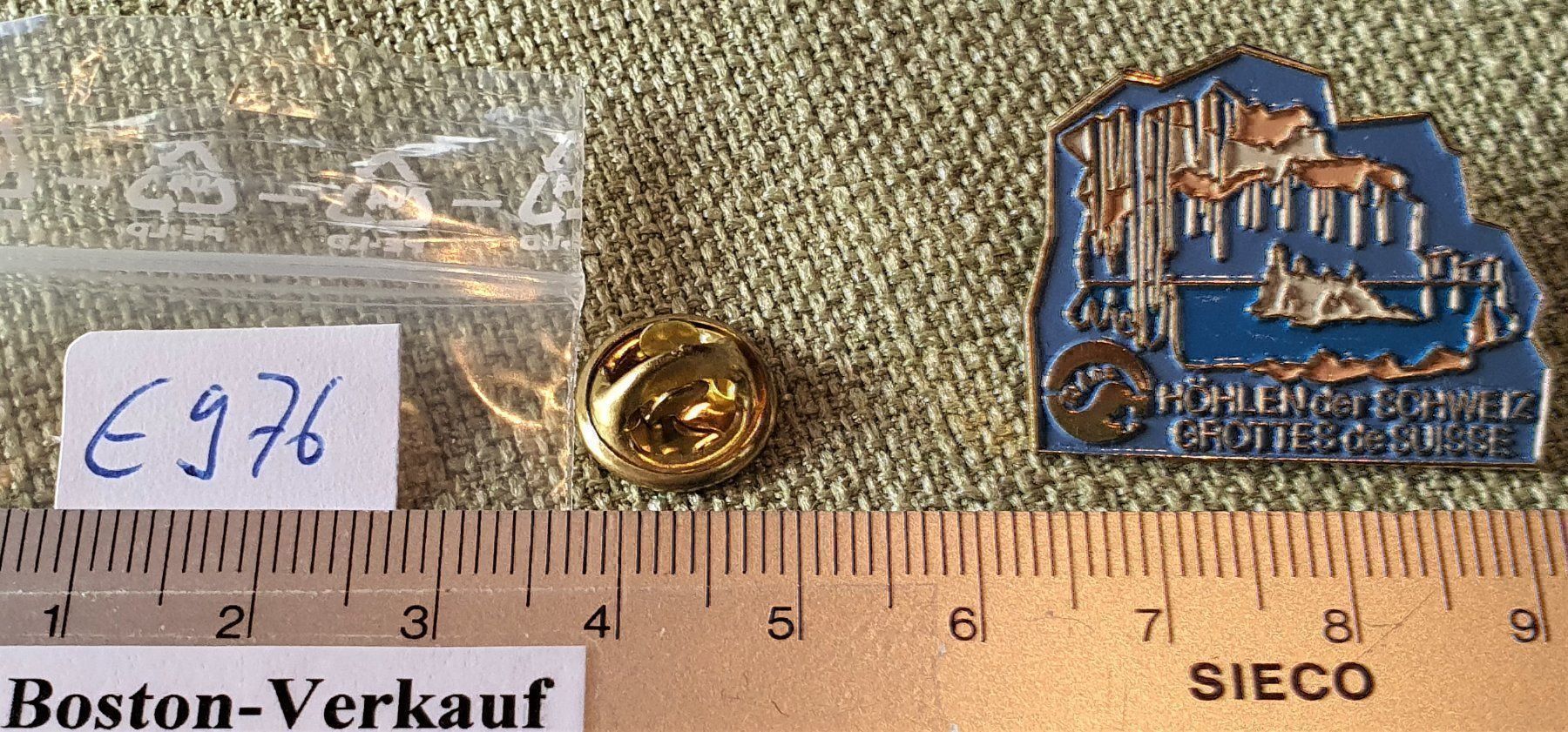 Placchette & Badge: E976 - Pin Höhlen Grottes Schweiz Suisse – Usato da Reinach BL venduto da Boston-Verkauf 2