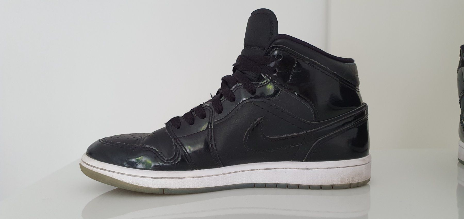 Scarpe da uomo: Nike Air Jordan - 1 Mid / Gr. 42 – Usato da Chur venduto da ropa68 1