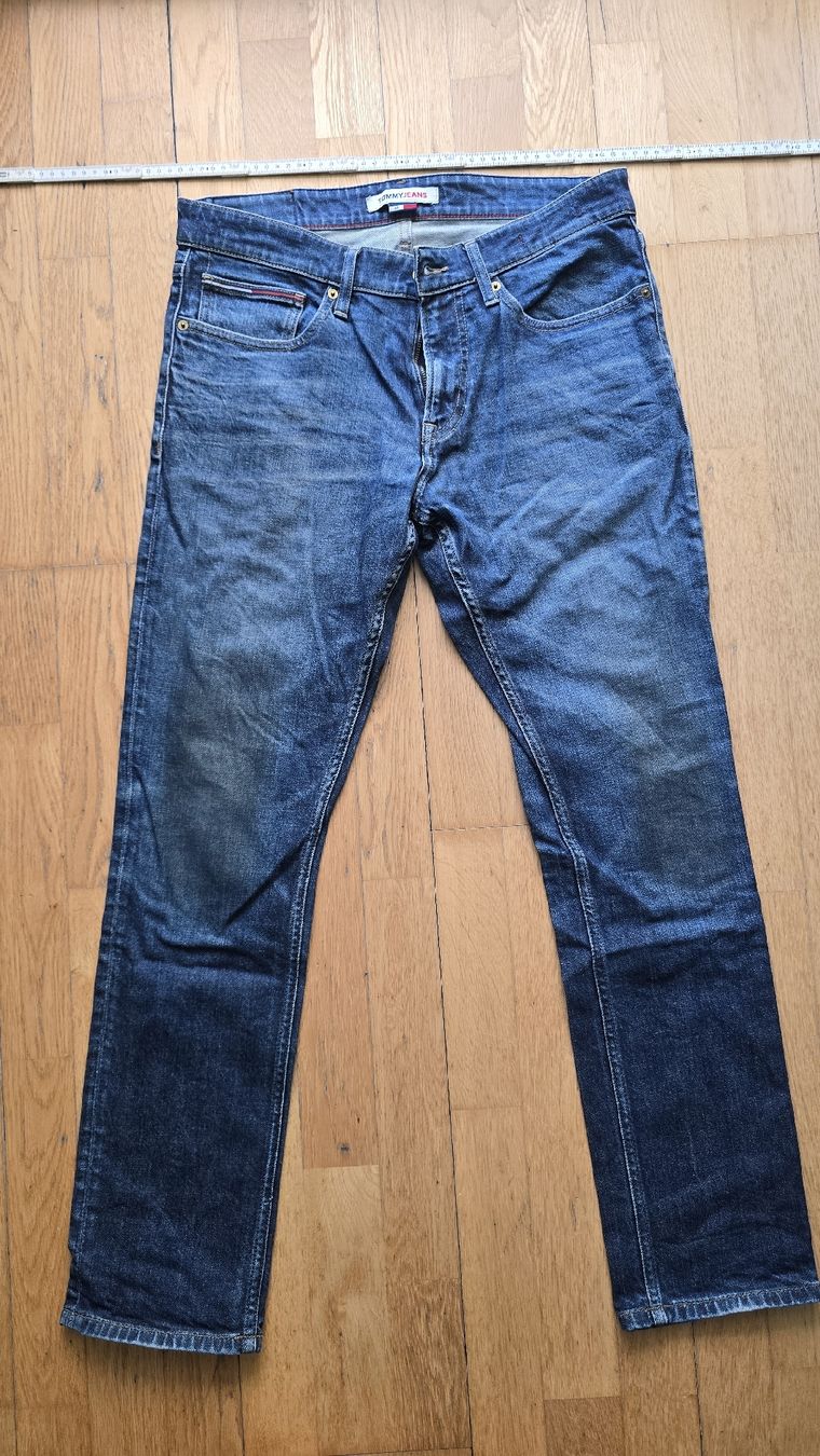 Tommy Hilfiger Jeans: Tommy Jeans Herren Jeans Gr. 33/32 – Usato da Emmenbrücke venduto da meu_2j8p