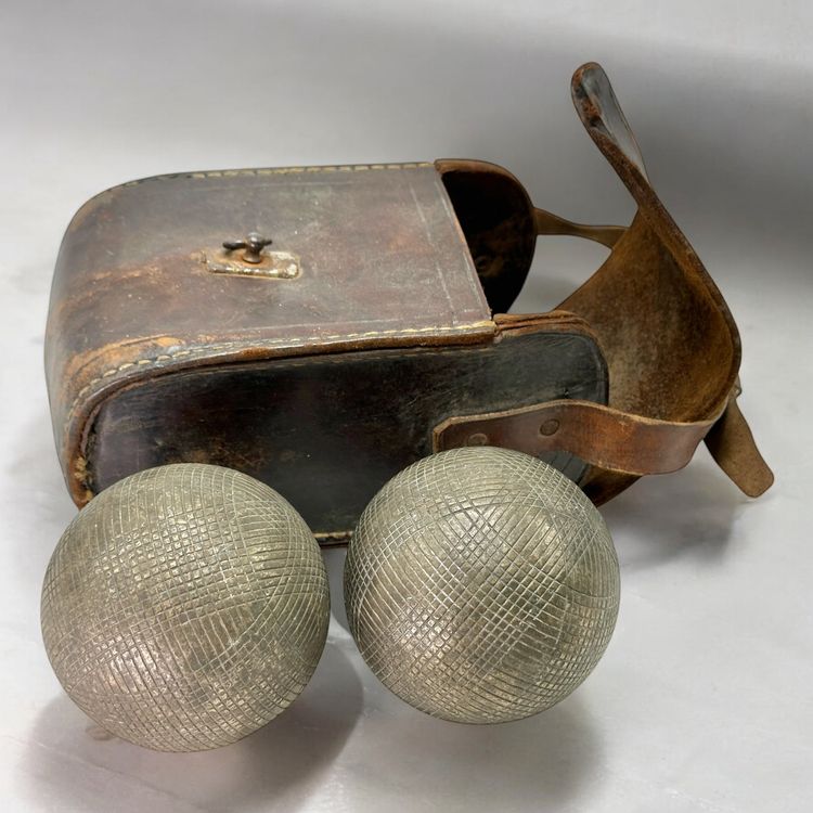 Anciennes Boules De Pétanque Laiton/bronze Avec Saccoche En Cuir
