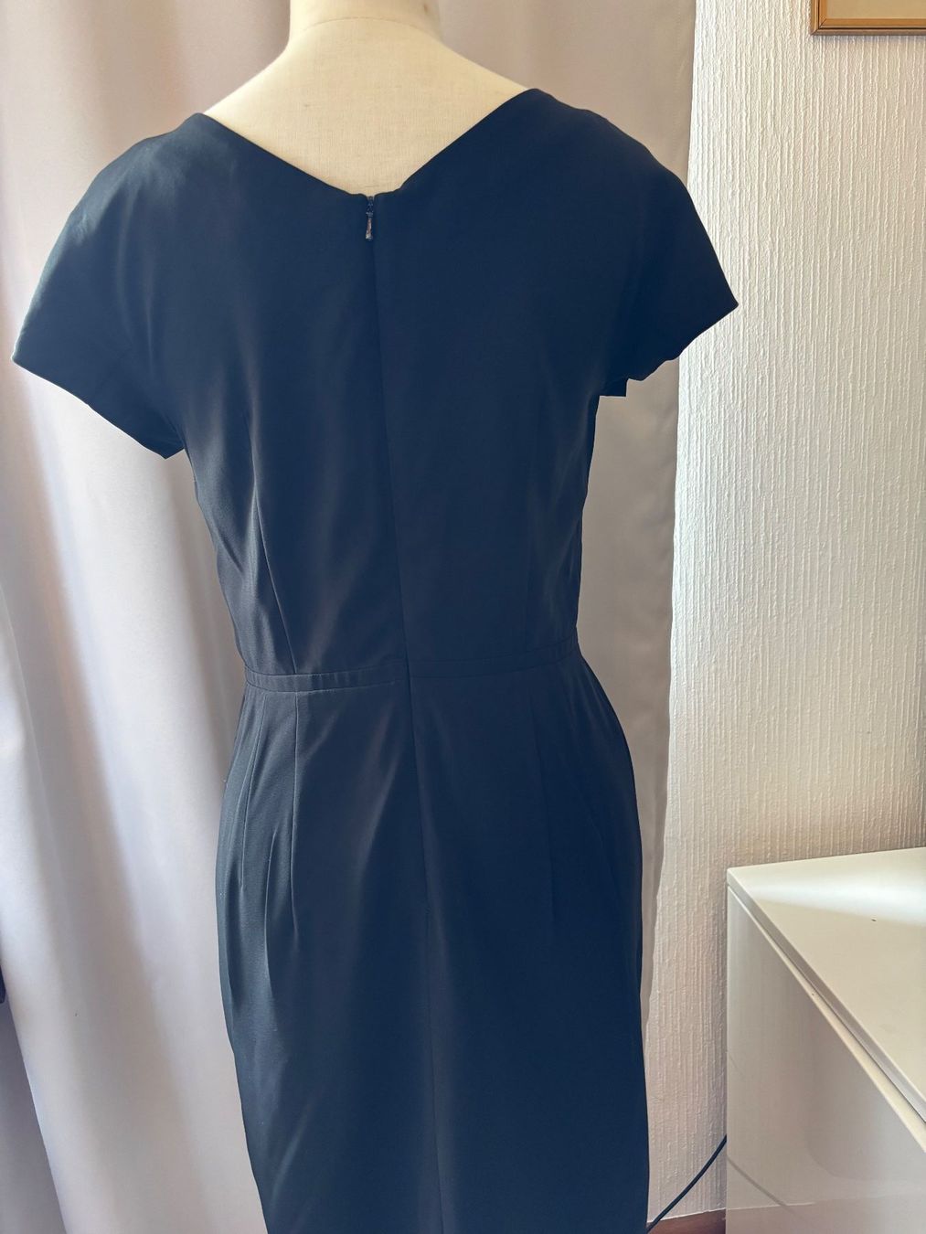 Max Mara Kleider: Robe noire WEEKEND MAX MARA manches courtes taille 36 – Gebraucht aus Peseux von Cresus27 1