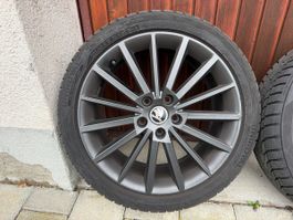 Skoda Octavia Alufelgen 18 Zoll mit Winterreifen 225/40 R18