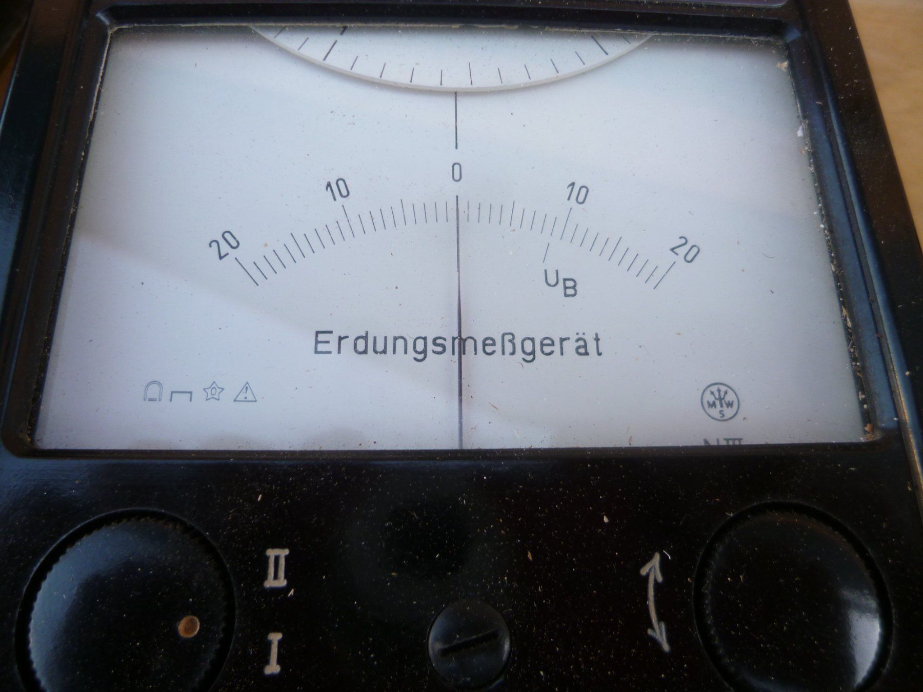 Misurare: Antiker Analog Messgerät Bakelit Gehäuse Erdungsmessgerät – Usato da Luzern venduto da antikdesign2552 1