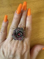 Ring Blumenform mit roten Steinen Grösse verstellbar