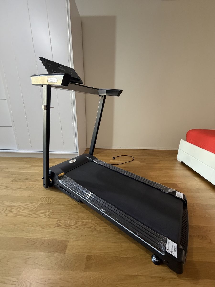 Hometrainer: Treadmill – Gebraucht aus Basel von gia_mkh7 1