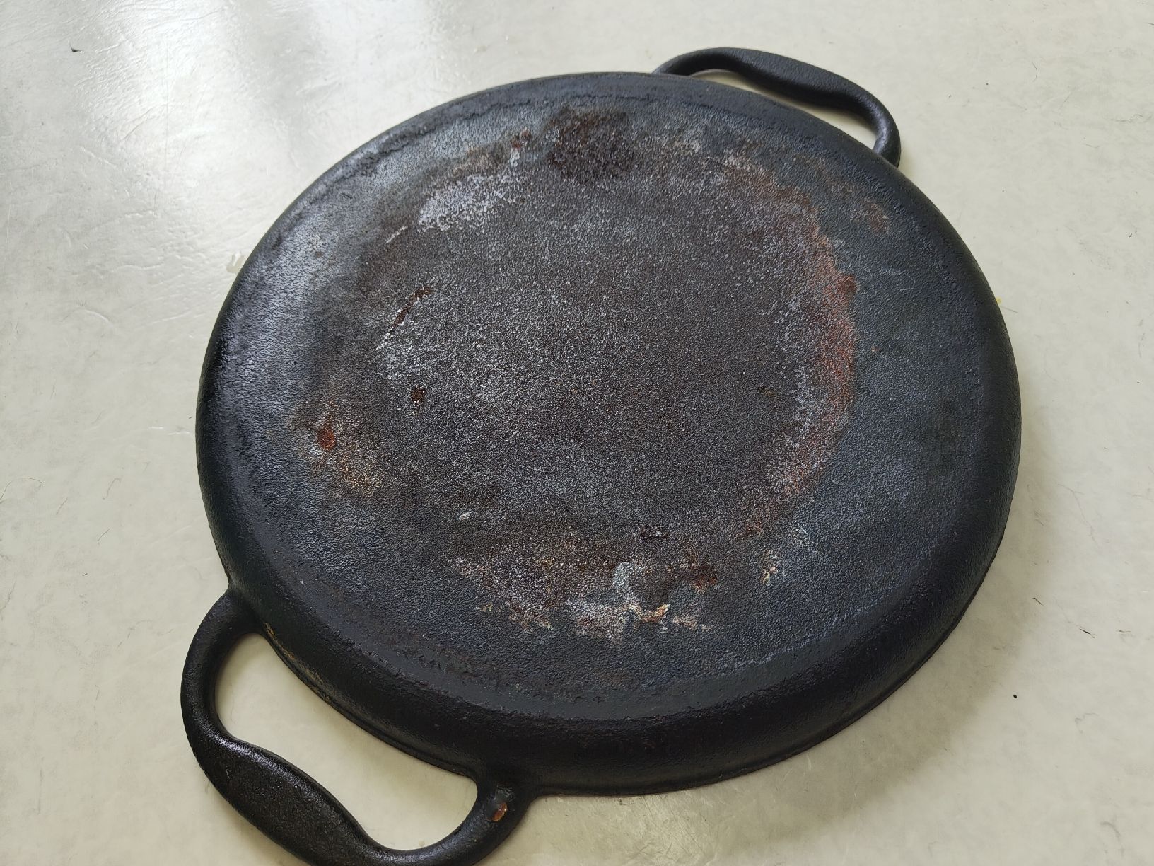 Padelle: Heavy Cast Iron pan - 35 cm Size – Usato da Glattbrugg venduto da har_jgc7 2