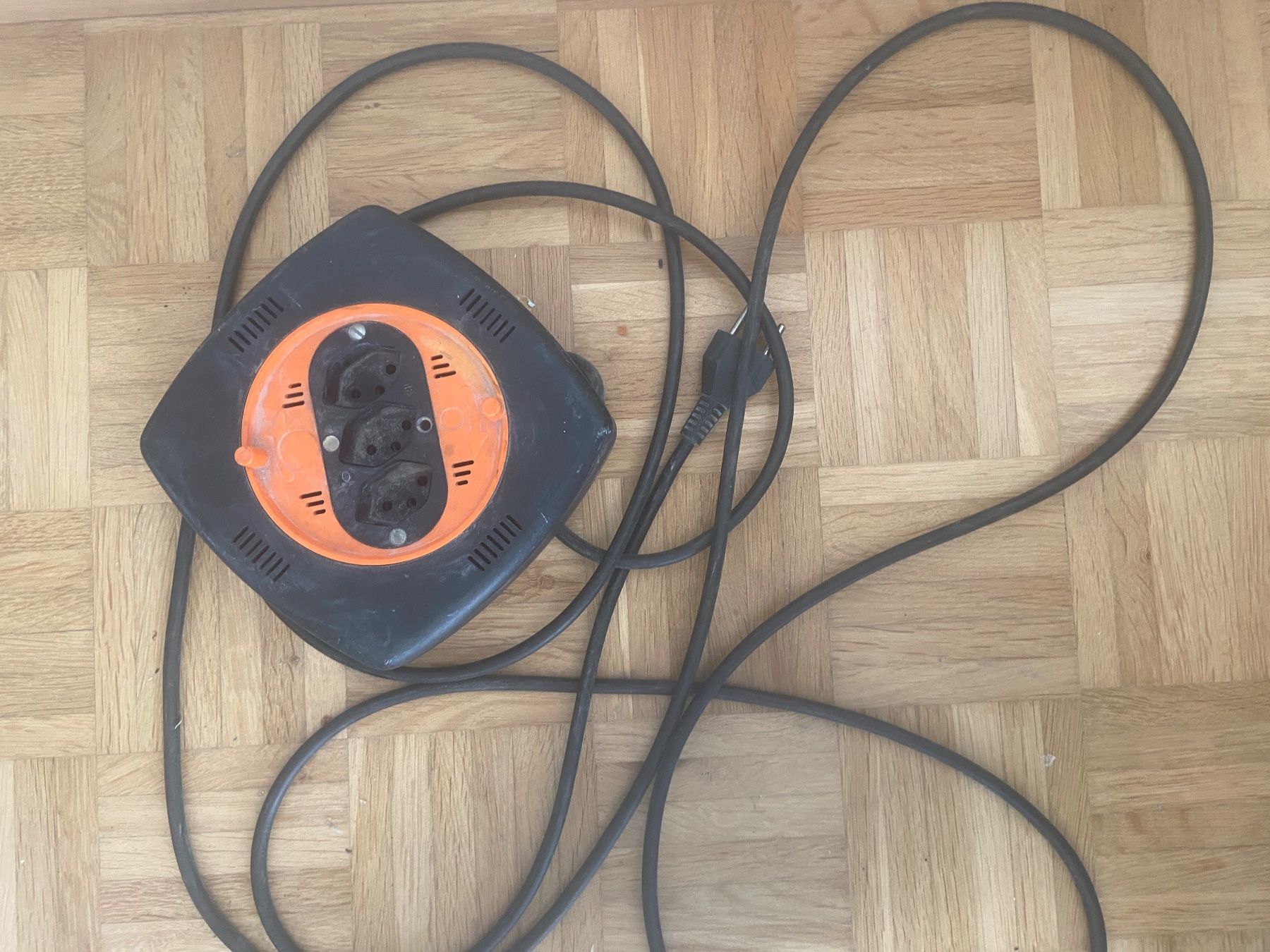 Kabel: Kabelrolle - aufrollbar – Gebraucht aus Meilen von rowland534