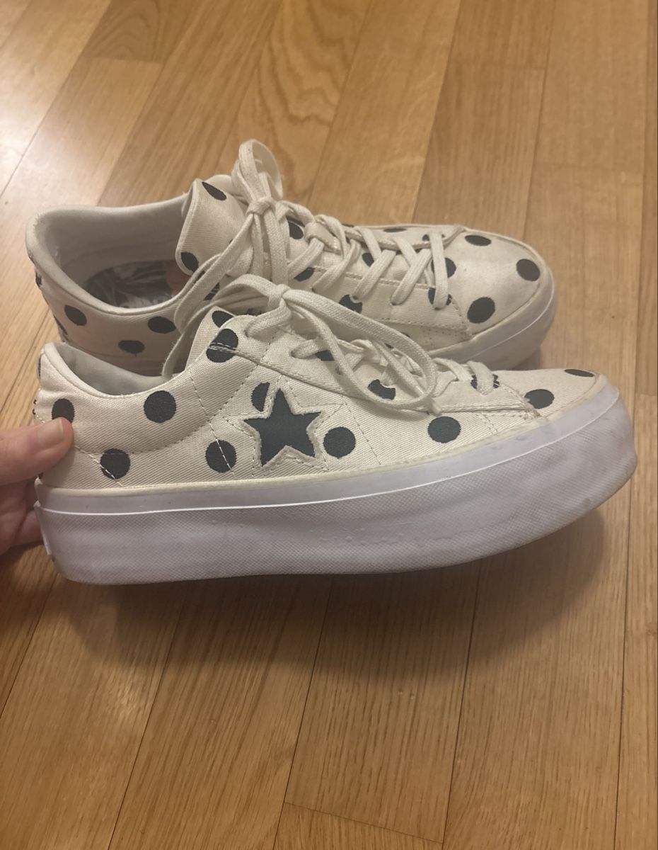Converse Scarpe da uomo: Gepunktete Converse – Usato da Kehrsatz venduto da luc_vs5c