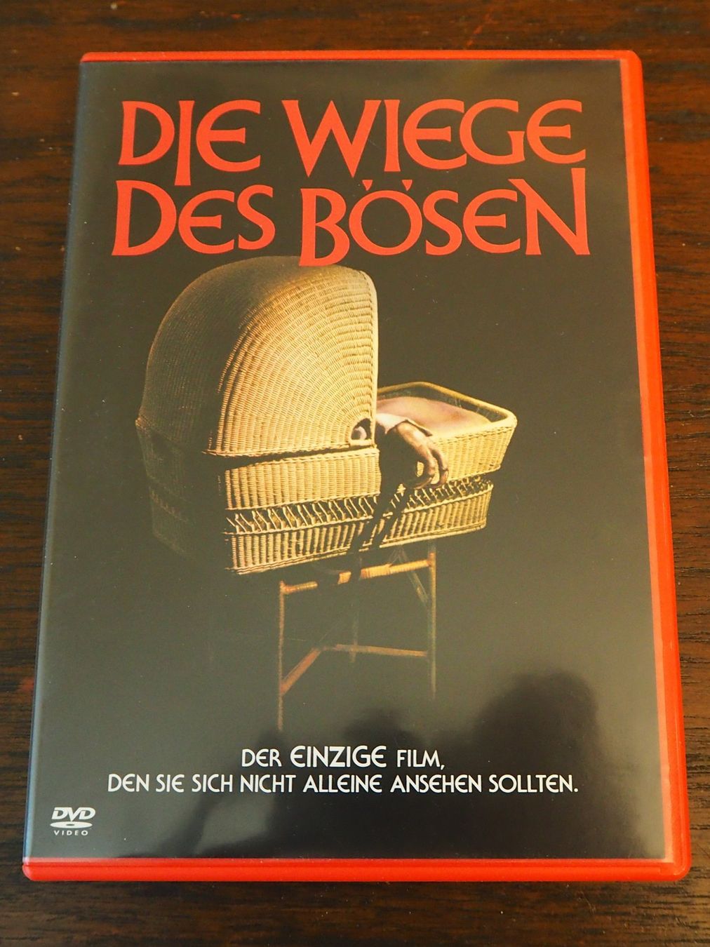 Tutti i DVDs: Die Wiege des Bösen / 1974 / John Ryan – Usato da Chur venduto da big_5zx8