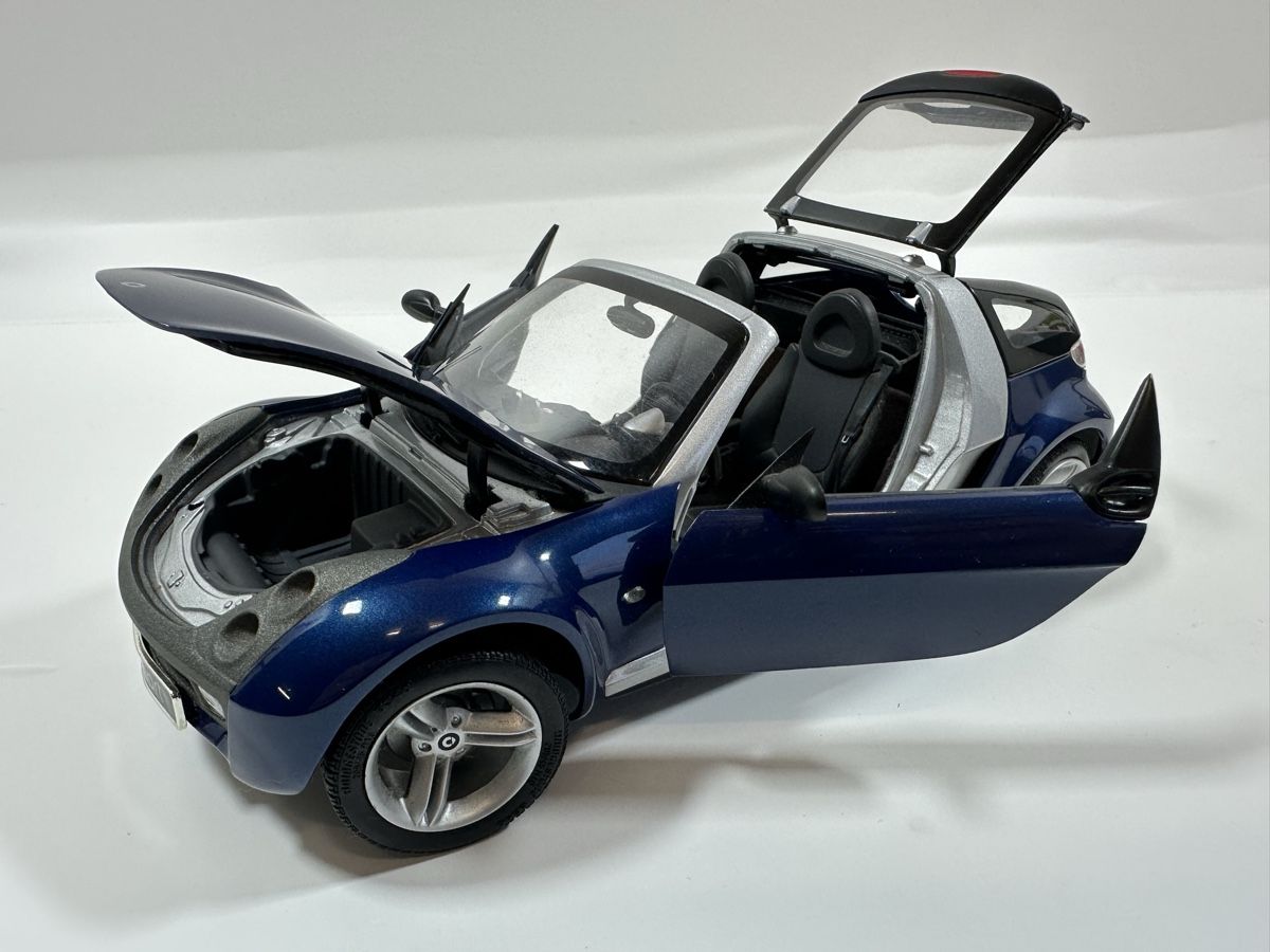 Kyosho Modellini d'auto: Smart Roadster 1:18, dunkelblau, KYOSHO – Usato da Zofingen venduto da rf9_x2xt 8