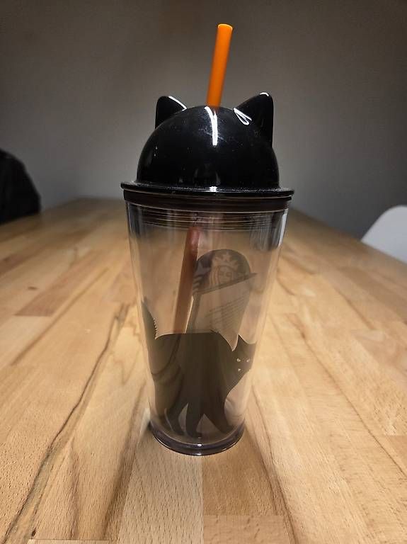 Tassen: Starbucks Becher Neu Katze – Neu und originalverpackt aus Wallisellen von thehirsch 1