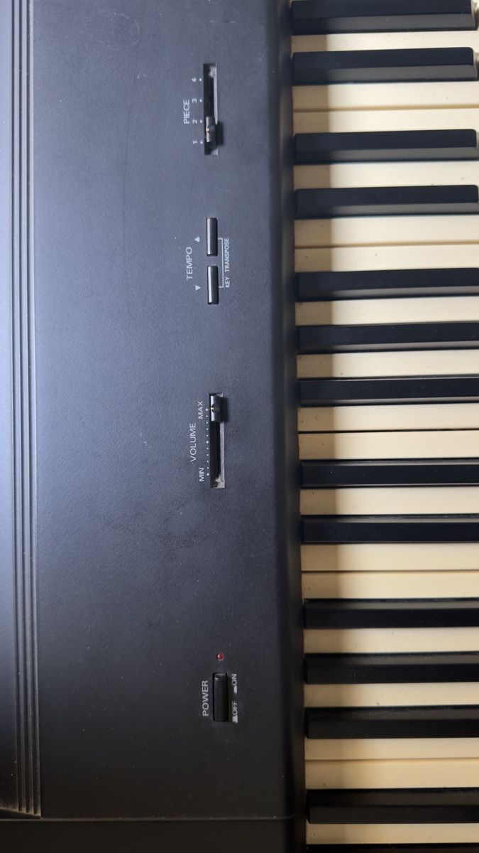 Roland Instruments de musique: Roland ep-9e Digital Piano – D'occasion à St Gallen par Alii 4
