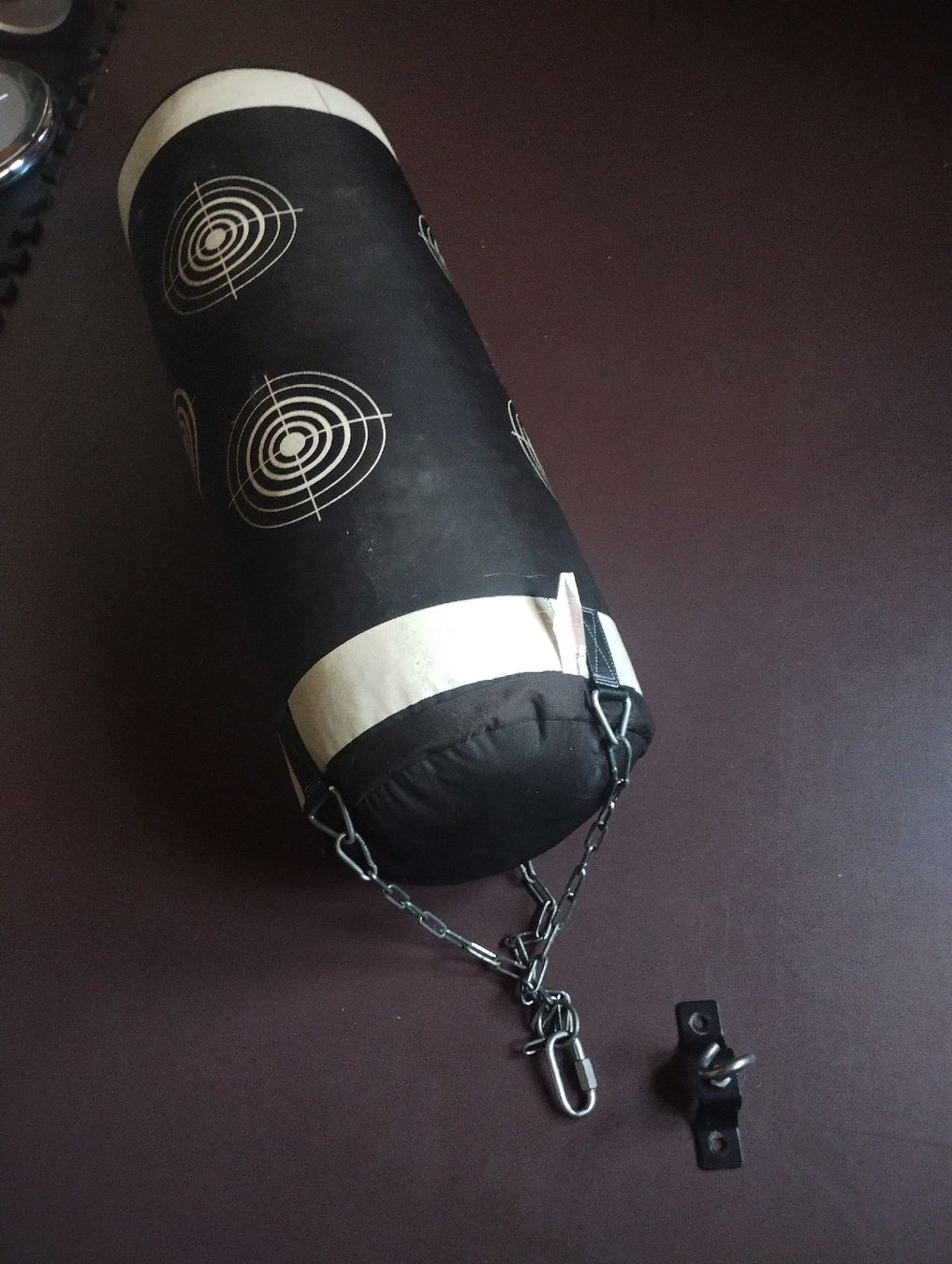 Sacchi da boxe: Boxsack mit Aufhängung – Usato da Oetwil am See venduto da Kukuxumusu