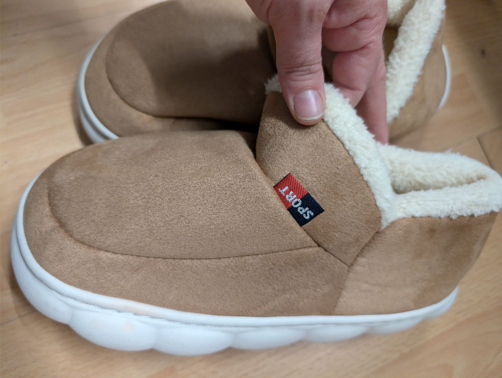 Herrenschuhe: Hausschuhe 42-43 – Neu und originalverpackt aus Bern von berneroberlaenderin 1