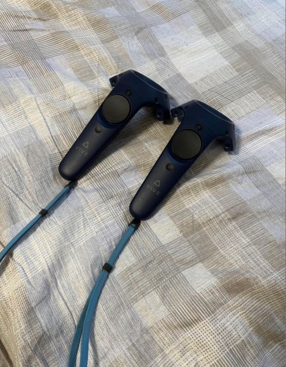 HTC Casco VR: HTC vive pro (VRheadset) (SteamVr) – Usato da Oron-le-Chàtel venduto da Olivia_Baumgartner 3