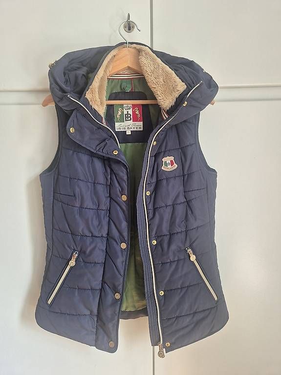 Gilets: Damen Weste Iris Bayer Grösse 34 dunkelblau – D'occasion à Neuhausen par Ism_kxb8