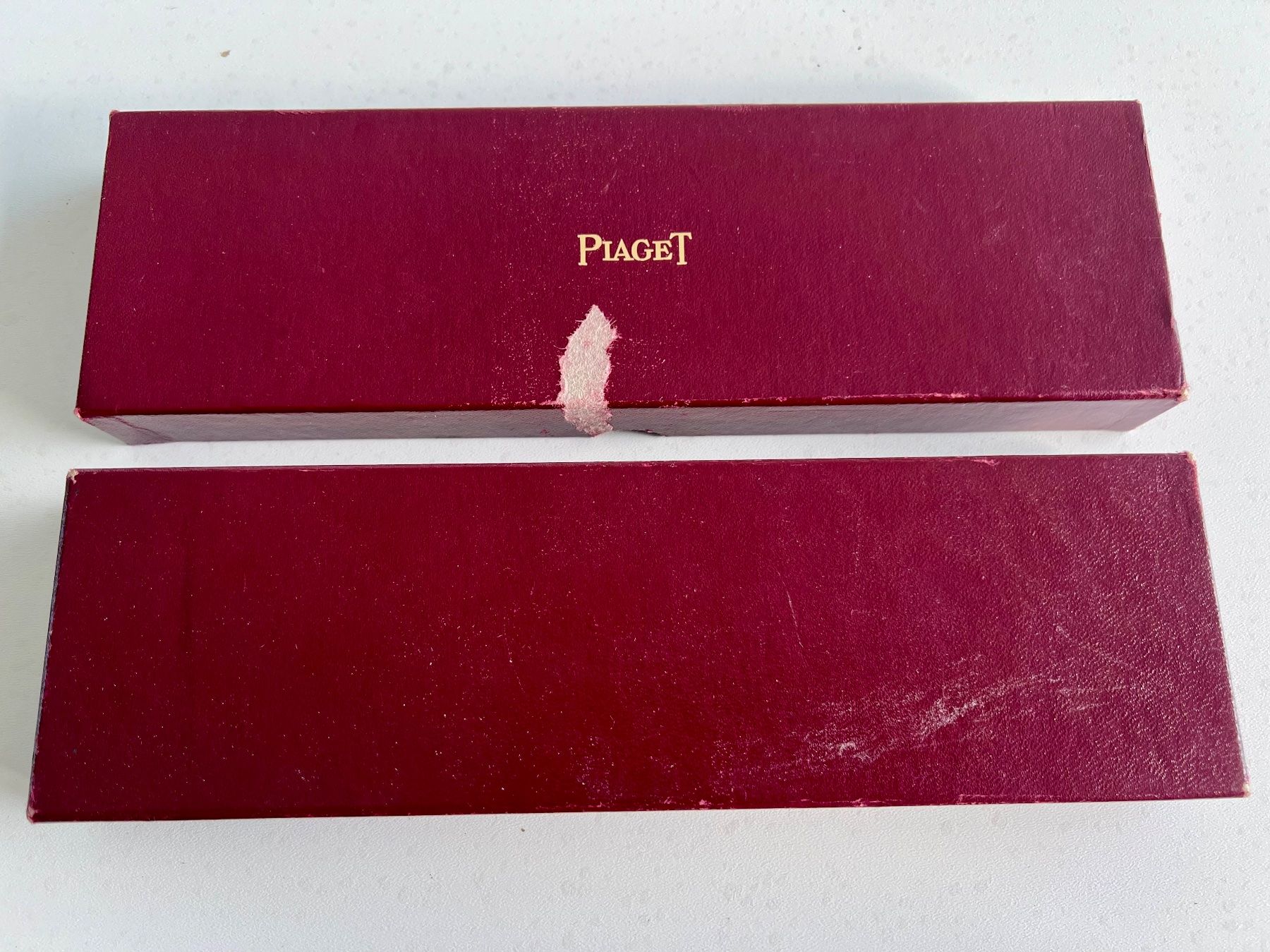 Piaget Uhren: PIAGET vintage long Burgundy outerbox – Gebraucht aus Mont-sur-Lausanne von vmi_ym5l 2