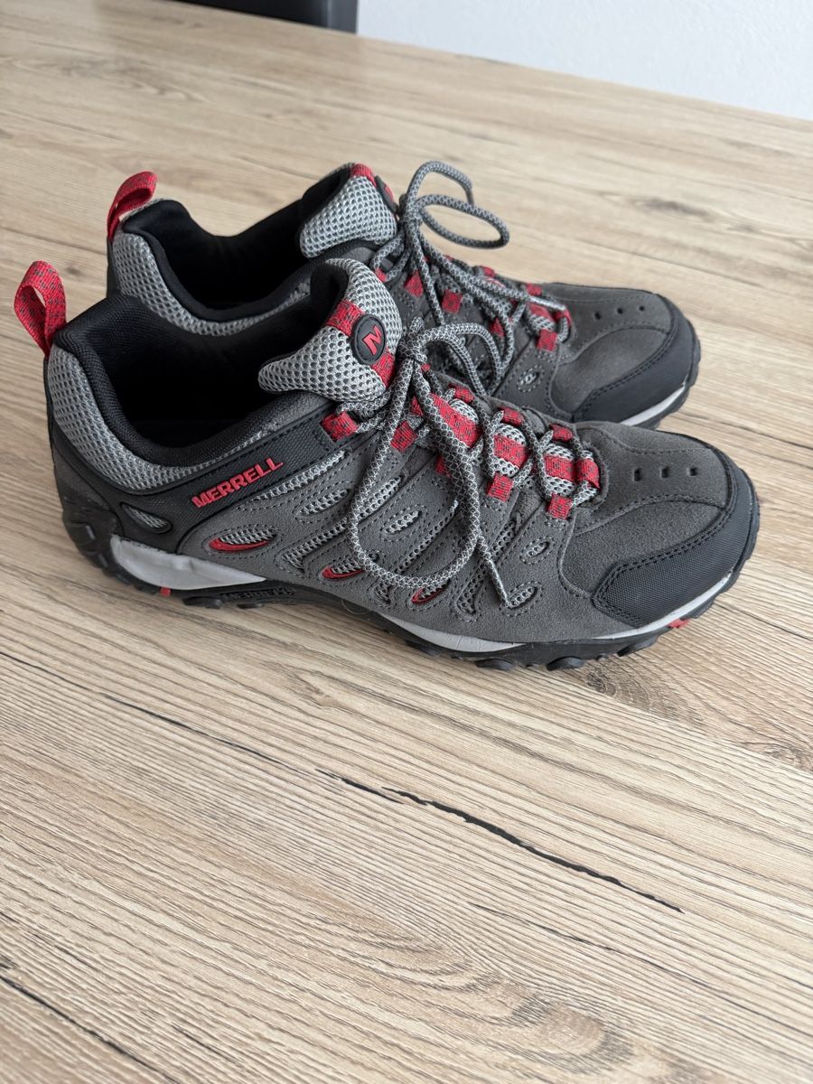 Herrenschuhe: Merrell Trekkingschuhe Grösse 45 – Gebraucht aus Engelburg von scherri84