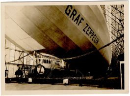 Luftschiff Graf Zeppelin in der Halle - original Fotographie