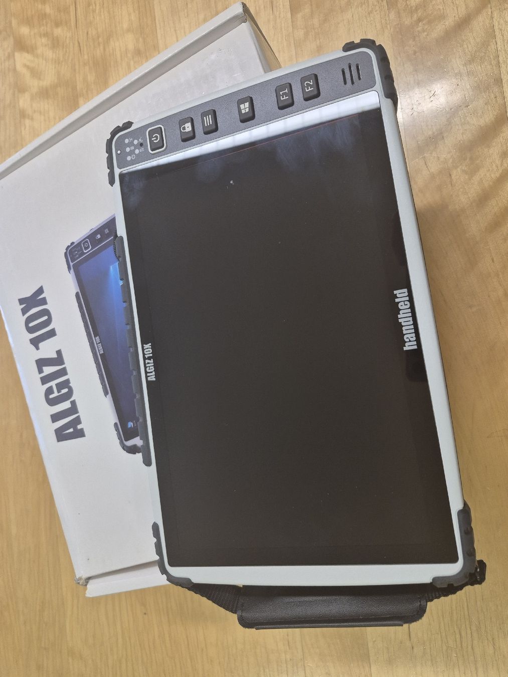 Tablet PC: Tablet Handheld Algiz 10X robust mit Stift neuwertig – Nuovo (secondo la descrizione) da Röschenz venduto da photo_t_tom 2