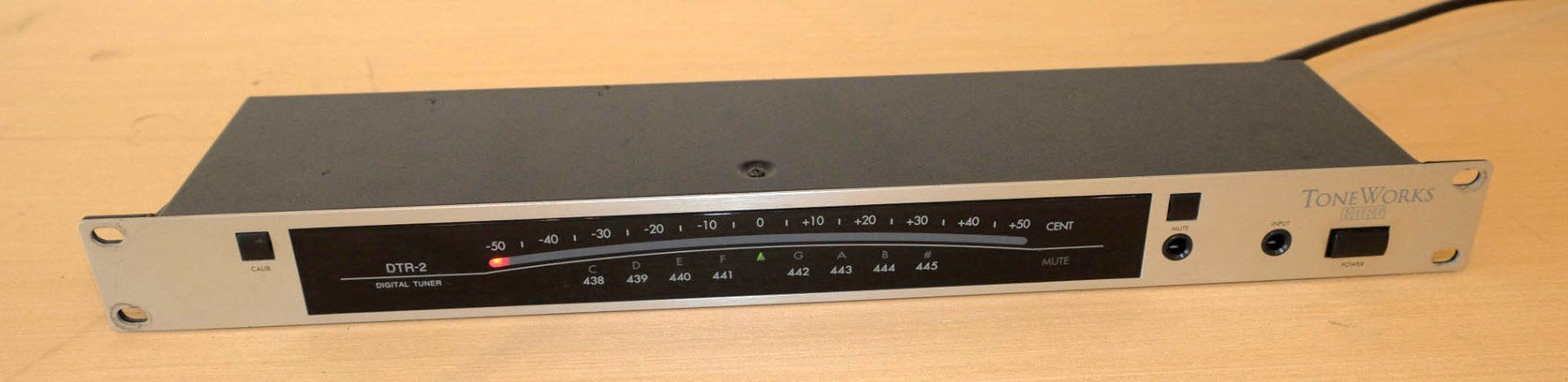 Strumenti musicali: Korg DTR-2 19 Rack Tuner - gute Funktion – Usato da Basel venduto da Bertob