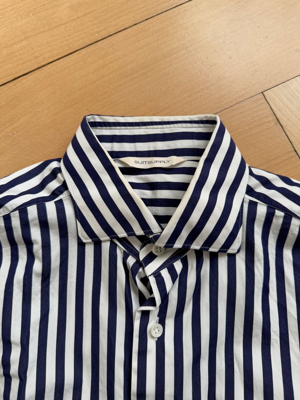 Suitsupply Camicie: SUITSUPPLY - Hemd blau-weiss gestreift S – Usato da Zürich venduto da Diazaio 1