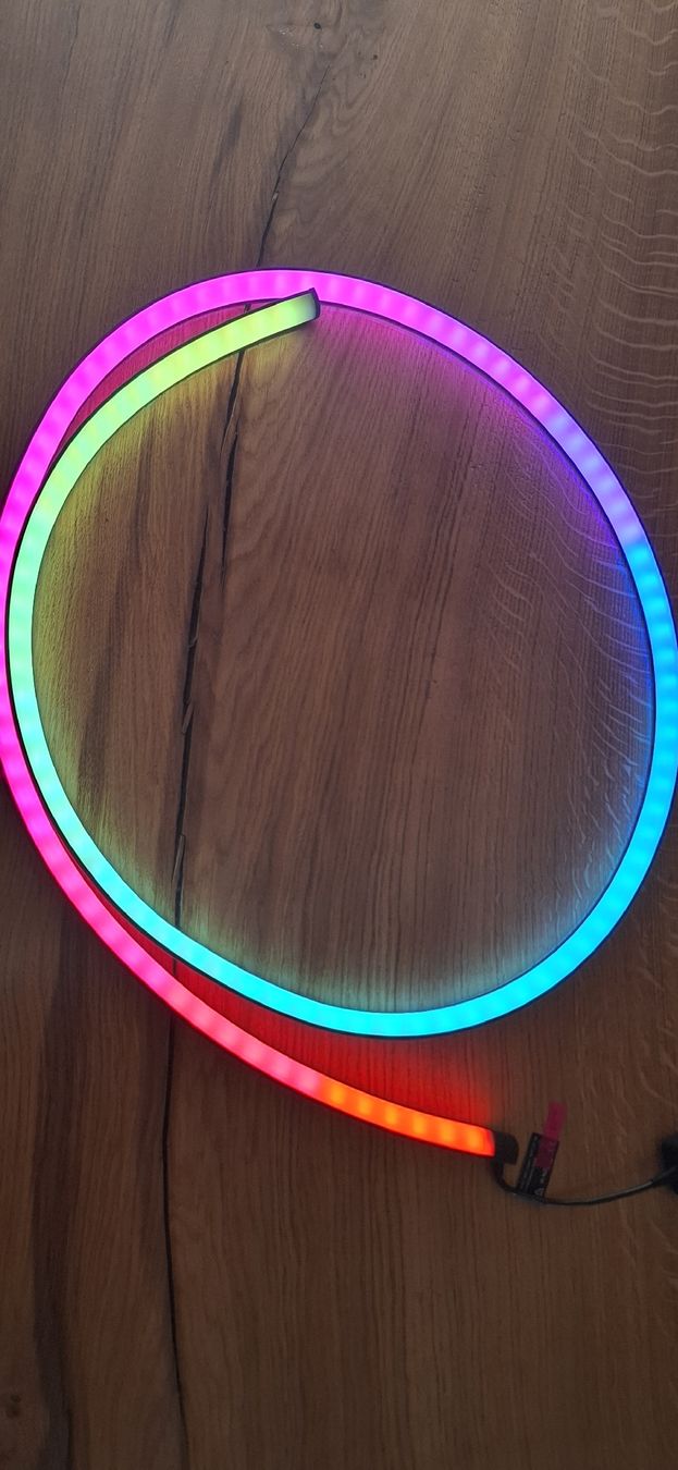 Philips Lampade: Philips Hue Play Gradient Lightstrip 65 zoll  – Usato da Guntershausen venduto da Jtattoo 2