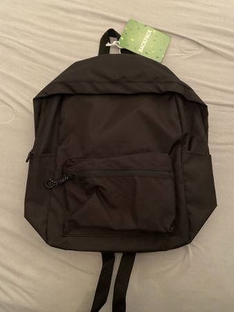 Rucksack schwarz mit Etikett neu